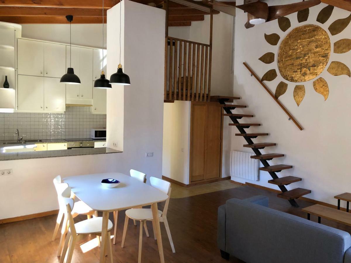 Cozy En Blanch. Center Appartamento